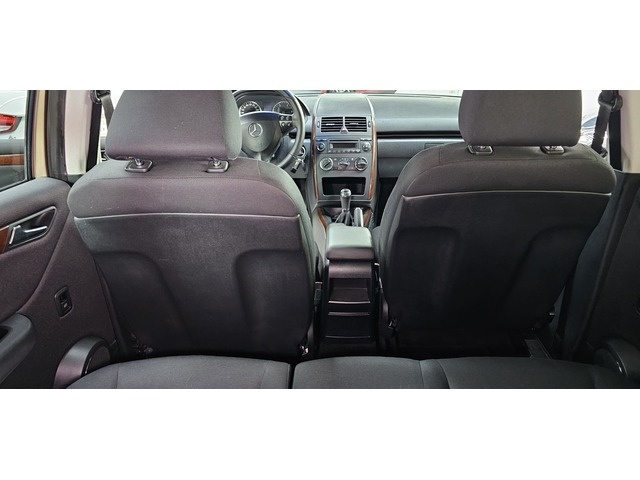 Mercedes-BenzClase A 180 CDI Elegance 80 kW (109 CV) Vehículo usado en Barcelona - 6