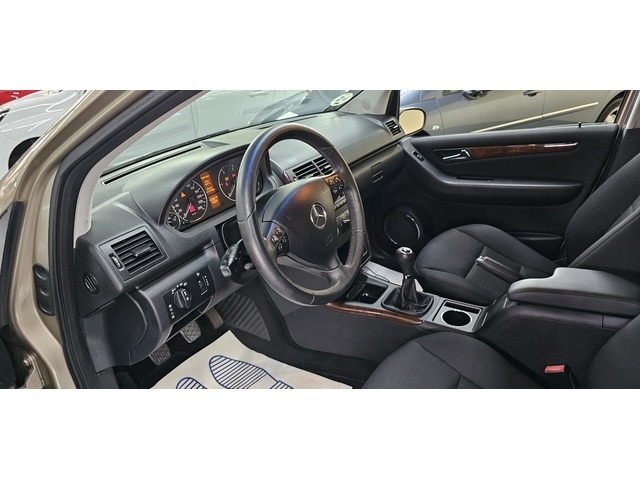 Mercedes-BenzClase A 180 CDI Elegance 80 kW (109 CV) Vehículo usado en Barcelona - 12