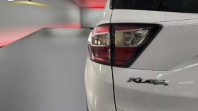 Ford Kuga 1.5 EcoBoost Trend 4x2 88 kW (120 CV) Ford Kuga 1.5 EcoBoost Trend 4x2 88 kW (120 CV)
