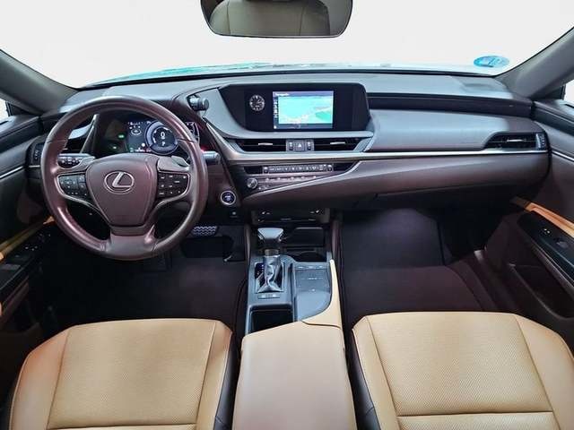 Lexus ES 300h Business 160 kW (218 CV) Vehículo usado en Madrid - 7