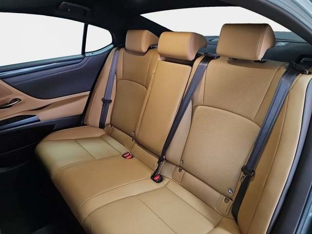 Lexus ES 300h Business 160 kW (218 CV) Vehículo usado en Madrid - 11