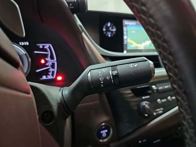 Lexus ES 300h Business 160 kW (218 CV) Vehículo usado en Madrid - 19