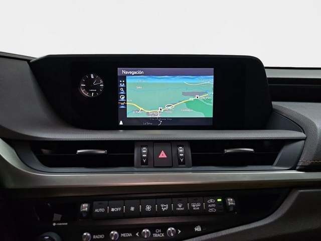Lexus ES 300h Business 160 kW (218 CV) Vehículo usado en Madrid - 23