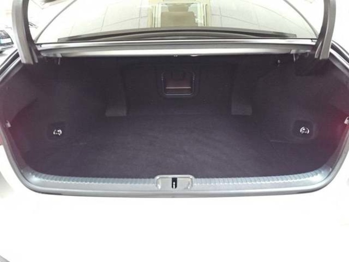 Lexus ES 300h Business 160 kW (218 CV) Vehículo usado en Madrid - 38 Lexus ES 300h Business 160 kW (218 CV) Vehículo usado en Madrid - 38