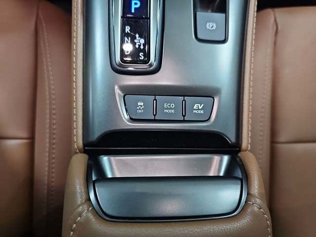 Lexus LBX 1.5 HEV Relax+ 100 kW (136 CV) Vehículo usado en Madrid - 31 Lexus LBX 1.5 HEV Relax+ 100 kW (136 CV) Vehículo usado en Madrid - 31