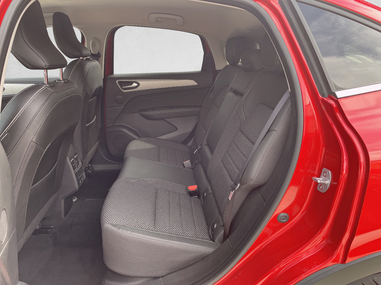 Renault Arkana Zen TCe 103 kW (140 CV) EDC Microhíbrido - 9