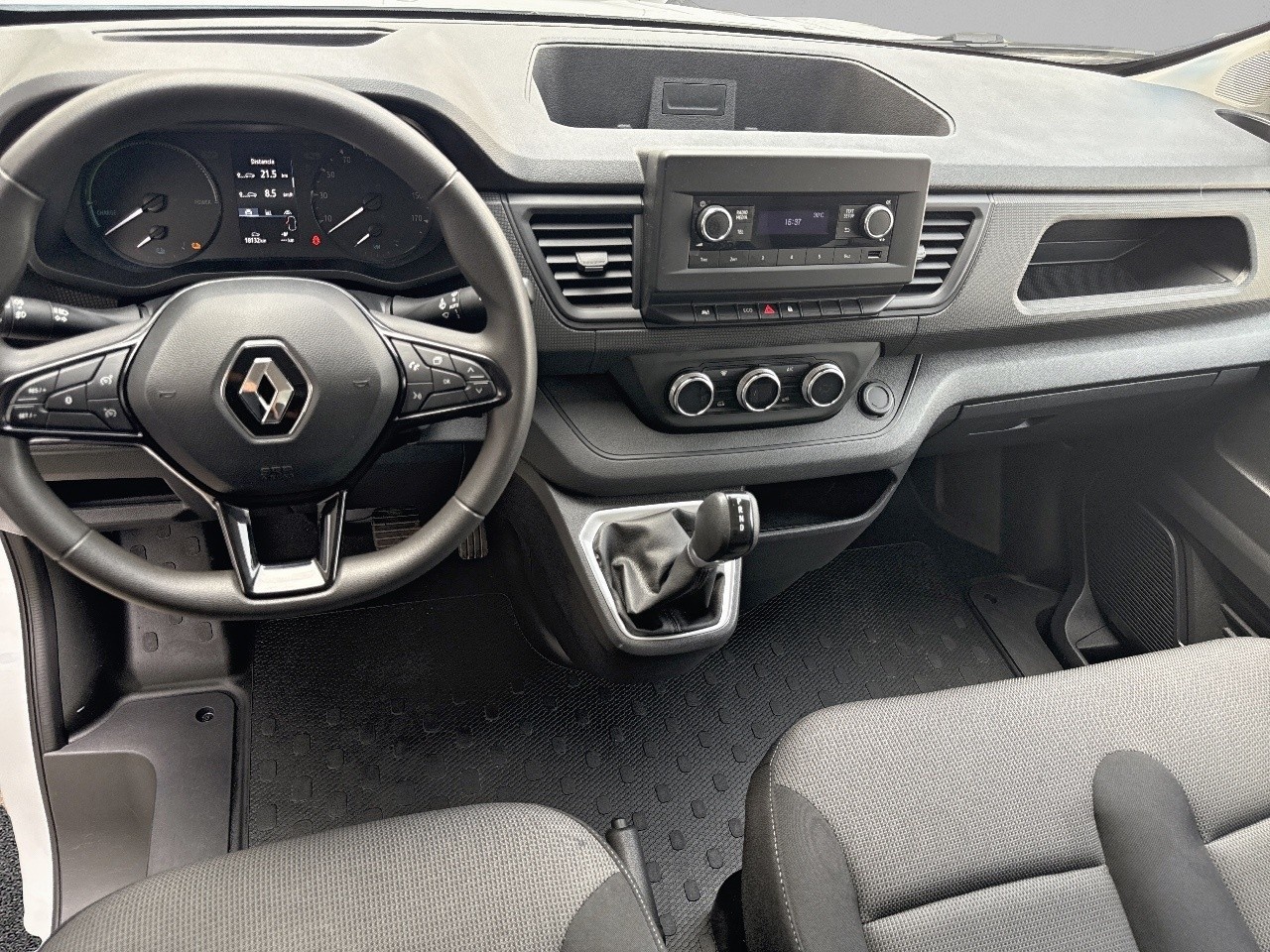 Renault Trafic Furgon E-Tech L2 H1 52kW 90 kW (122 CV) - 8 Renault Trafic Furgon E-Tech L2 H1 52kW 90 kW (122 CV) - 8