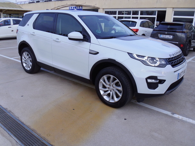 Land RoverDiscovery Sport 2.0L TD4 HSE Luxury 4x4 110 kW (150 CV) Vehículo usado en Barcelona - 3