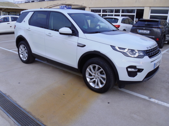 Land RoverDiscovery Sport 2.0L TD4 HSE Luxury 4x4 110 kW (150 CV) Vehículo usado en Barcelona - 3 Land RoverDiscovery Sport 2.0L TD4 HSE Luxury 4x4 110 kW (150 CV) Vehículo usado en Barcelona - 3