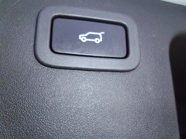 Land RoverDiscovery Sport 2.0L TD4 HSE Luxury 4x4 110 kW (150 CV) Vehículo usado en Barcelona - 7