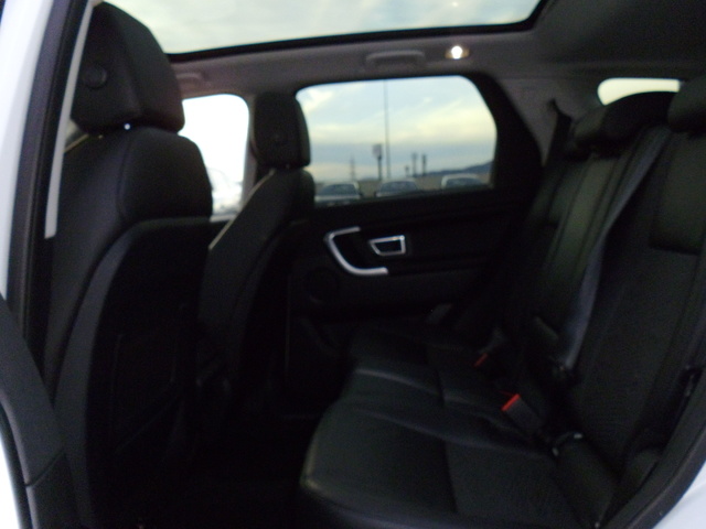 Land RoverDiscovery Sport 2.0L TD4 HSE Luxury 4x4 110 kW (150 CV) Vehículo usado en Barcelona - 8