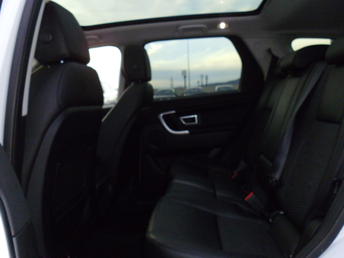 Land RoverDiscovery Sport 2.0L TD4 HSE Luxury 4x4 110 kW (150 CV) Vehículo usado en Barcelona - 8 Land RoverDiscovery Sport 2.0L TD4 HSE Luxury 4x4 110 kW (150 CV) Vehículo usado en Barcelona - 8