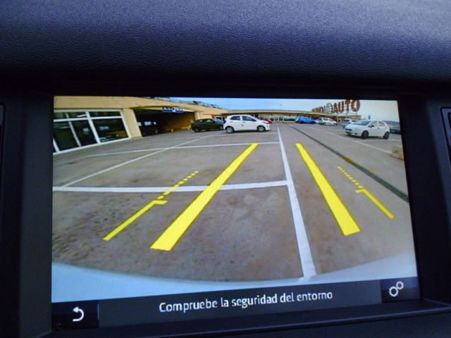 Land RoverDiscovery Sport 2.0L TD4 HSE Luxury 4x4 110 kW (150 CV) Vehículo usado en Barcelona - 11