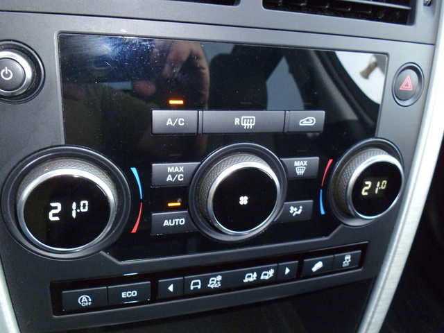 Land RoverDiscovery Sport 2.0L TD4 HSE Luxury 4x4 110 kW (150 CV) Vehículo usado en Barcelona - 14