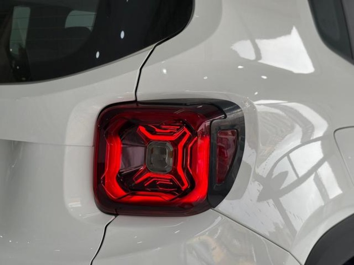 JeepRenegade 1.0G Limited 4x2 88 kW (120 CV) Vehículo usado en Barcelona - 13 JeepRenegade 1.0G Limited 4x2 88 kW (120 CV) Vehículo usado en Barcelona - 13