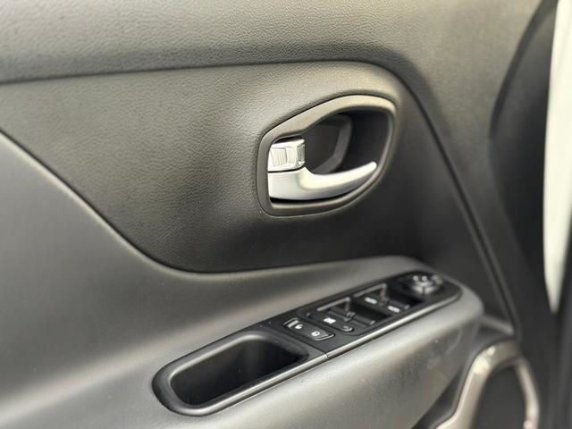 JeepRenegade 1.0G Limited 4x2 88 kW (120 CV) Vehículo usado en Barcelona - 15