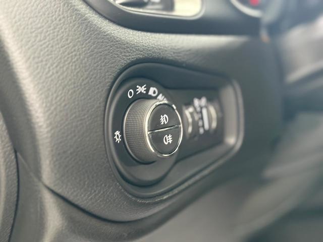 JeepRenegade 1.0G Limited 4x2 88 kW (120 CV) Vehículo usado en Barcelona - 19