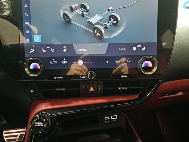 Lexus NX 450h+ F Sport 4WD 225 kW (306 CV) Vehículo usado en Madrid - 21 Lexus NX 450h+ F Sport 4WD 225 kW (306 CV) Vehículo usado en Madrid - 21