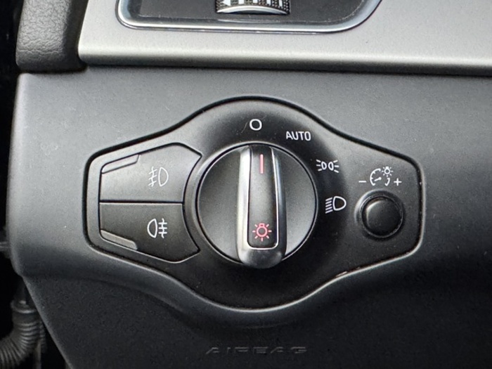 AudiS5 Cabrio 3.0 TFSI quattro 245 kW (333 CV) S tronic Vehículo usado en Barcelona - 14 AudiS5 Cabrio 3.0 TFSI quattro 245 kW (333 CV) S tronic Vehículo usado en Barcelona - 14