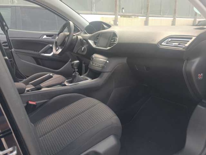 Peugeot308 PureTech 110 S&S Active 81 kW (110 CV) Vehículo usado en Barcelona - 13 Peugeot308 PureTech 110 S&S Active 81 kW (110 CV) Vehículo usado en Barcelona - 13