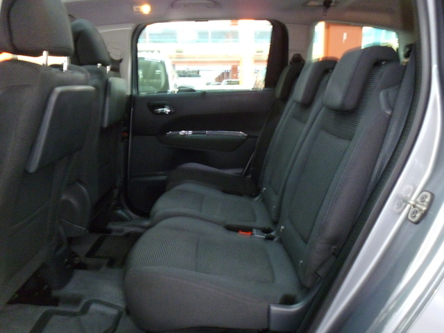 Peugeot5008 1.6 BlueHDi Allure 88 kW (120 CV) KM0 en Barcelona - 19