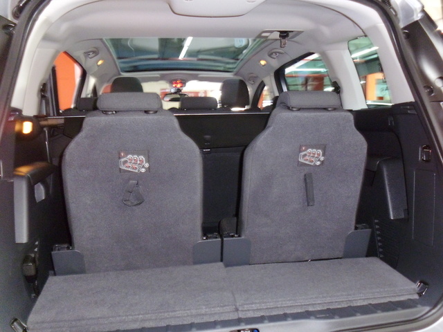 Peugeot5008 1.6 BlueHDi Allure 88 kW (120 CV) KM0 en Barcelona - 23