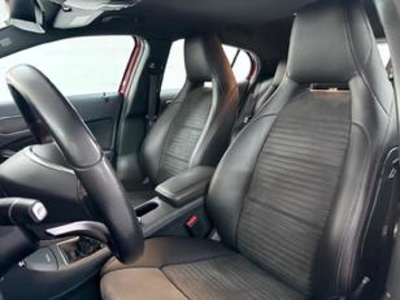 Mercedes-Benz GLA 200 d AMG Line 100 kW (136 CV) Mercedes-Benz GLA 200 d AMG Line 100 kW (136 CV)