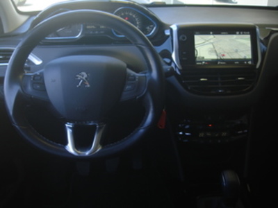 Peugeot 2008 PureTech 110 S&S Allure EAT6 81 kW (110 CV) Peugeot 2008 PureTech 110 S&S Allure EAT6 81 kW (110 CV)