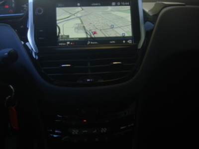 Peugeot 2008 PureTech 110 S&S Allure EAT6 81 kW (110 CV) Peugeot 2008 PureTech 110 S&S Allure EAT6 81 kW (110 CV)