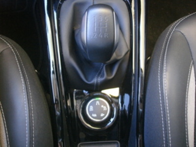 Peugeot 2008 PureTech 110 S&S Allure EAT6 81 kW (110 CV) Peugeot 2008 PureTech 110 S&S Allure EAT6 81 kW (110 CV)