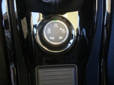 Peugeot 2008 PureTech 110 S&S Allure EAT6 81 kW (110 CV) Peugeot 2008 PureTech 110 S&S Allure EAT6 81 kW (110 CV)