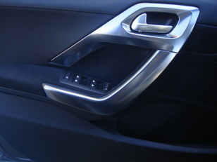 Peugeot 2008 PureTech 110 S&S Allure EAT6 81 kW (110 CV)