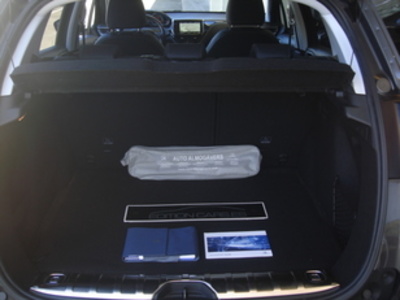 Peugeot 2008 PureTech 110 S&S Allure EAT6 81 kW (110 CV) Peugeot 2008 PureTech 110 S&S Allure EAT6 81 kW (110 CV)