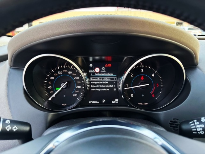 JaguarF-PACE 2.0L i4D R-Sport AWD 132 kW (180 CV) Vehículo usado en Barcelona - 21 JaguarF-PACE 2.0L i4D R-Sport AWD 132 kW (180 CV) Vehículo usado en Barcelona - 21