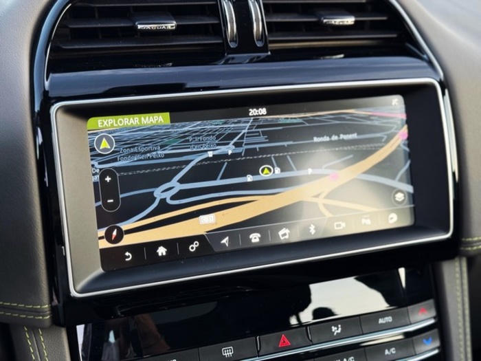 JaguarF-PACE 2.0L i4D R-Sport AWD 132 kW (180 CV) Vehículo usado en Barcelona - 25 JaguarF-PACE 2.0L i4D R-Sport AWD 132 kW (180 CV) Vehículo usado en Barcelona - 25