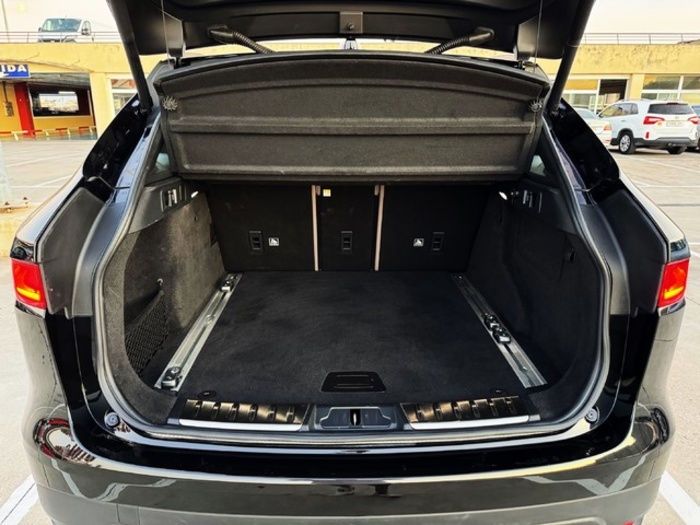 JaguarF-PACE 2.0L i4D R-Sport AWD 132 kW (180 CV) Vehículo usado en Barcelona - 36 JaguarF-PACE 2.0L i4D R-Sport AWD 132 kW (180 CV) Vehículo usado en Barcelona - 36