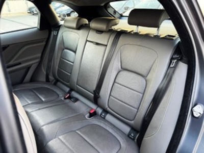 Jaguar F-PACE 2.0L i4D R-Sport AWD 132 kW (180 CV) Jaguar F-PACE 2.0L i4D R-Sport AWD 132 kW (180 CV)