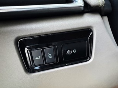 Jaguar F-PACE 2.0L i4D R-Sport AWD 132 kW (180 CV) Jaguar F-PACE 2.0L i4D R-Sport AWD 132 kW (180 CV)