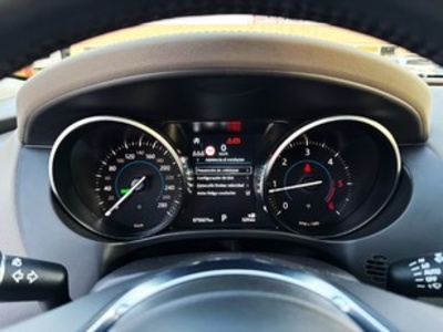 Jaguar F-PACE 2.0L i4D R-Sport AWD 132 kW (180 CV) Jaguar F-PACE 2.0L i4D R-Sport AWD 132 kW (180 CV)