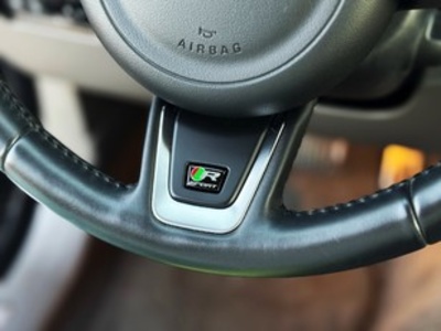 Jaguar F-PACE 2.0L i4D R-Sport AWD 132 kW (180 CV) Jaguar F-PACE 2.0L i4D R-Sport AWD 132 kW (180 CV)