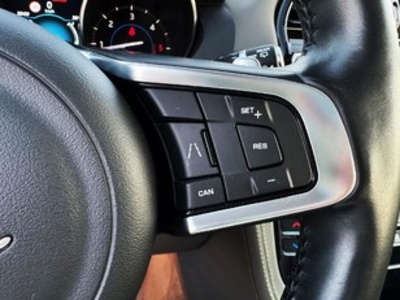 Jaguar F-PACE 2.0L i4D R-Sport AWD 132 kW (180 CV) Jaguar F-PACE 2.0L i4D R-Sport AWD 132 kW (180 CV)