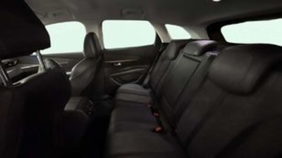 Peugeot 3008 PureTech 130 S&S Active EAT6 96 kW (130 CV) Peugeot 3008 PureTech 130 S&S Active EAT6 96 kW (130 CV)
