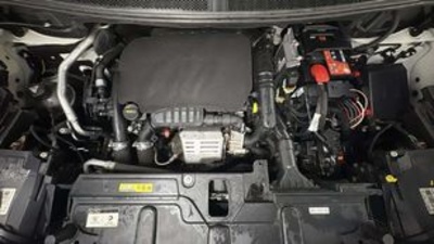 Peugeot 3008 PureTech 130 S&S Active EAT6 96 kW (130 CV) Peugeot 3008 PureTech 130 S&S Active EAT6 96 kW (130 CV)