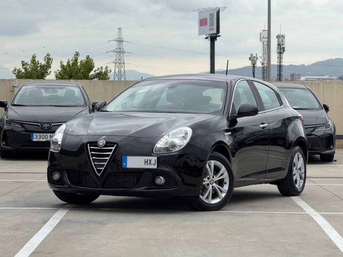 Alfa RomeoGiulietta 1.6 JTDm Progression 77 kW (105 CV) Vehículo usado en Barcelona - 1 Alfa RomeoGiulietta 1.6 JTDm Progression 77 kW (105 CV) Vehículo usado en Barcelona - 1
