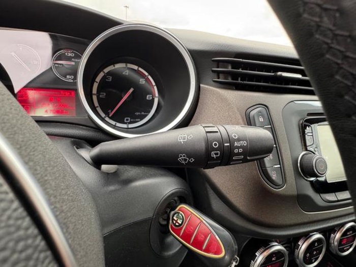 Alfa RomeoGiulietta 1.6 JTDm Progression 77 kW (105 CV) Vehículo usado en Barcelona - 16 Alfa RomeoGiulietta 1.6 JTDm Progression 77 kW (105 CV) Vehículo usado en Barcelona - 16