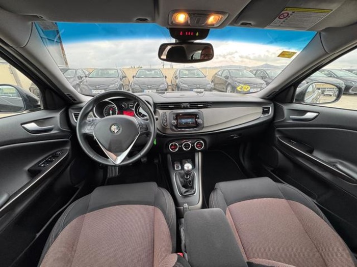 Alfa RomeoGiulietta 1.6 JTDm Progression 77 kW (105 CV) Vehículo usado en Barcelona - 27 Alfa RomeoGiulietta 1.6 JTDm Progression 77 kW (105 CV) Vehículo usado en Barcelona - 27