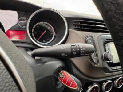 Alfa Romeo Giulietta 1.6 JTDm Progression 77 kW (105 CV) Alfa Romeo Giulietta 1.6 JTDm Progression 77 kW (105 CV)