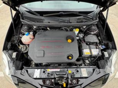 Alfa Romeo Giulietta 1.6 JTDm Progression 77 kW (105 CV) Alfa Romeo Giulietta 1.6 JTDm Progression 77 kW (105 CV)