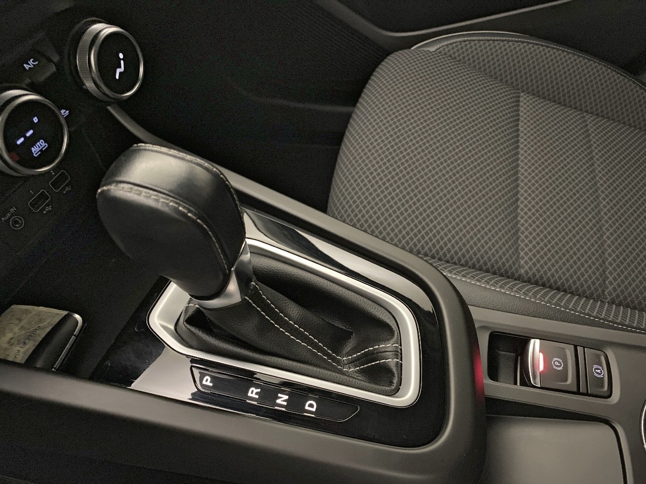 Renault Arcana Zen TCE 140 Mild Hybrid 103 kW (140 CV) EDC - 10