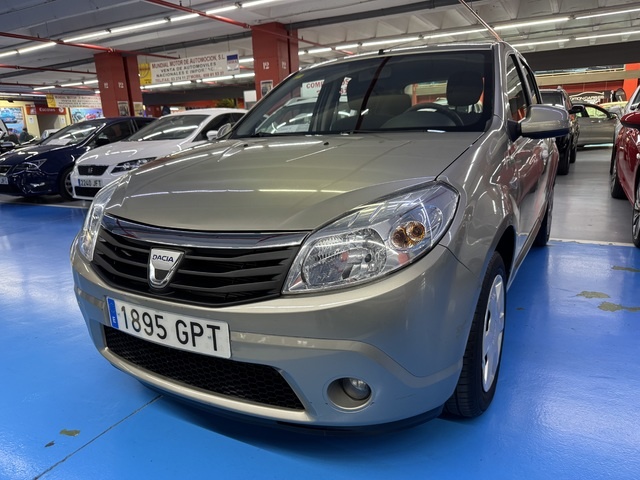 DaciaSandero Laureate 1.2 55 kW (75 CV) Vehículo usado en Barcelona - 1